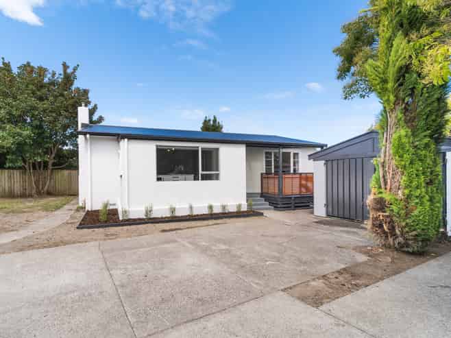 318 Botanical Road, West End