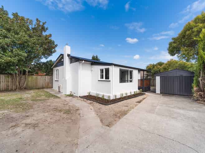 318 Botanical Road, West End