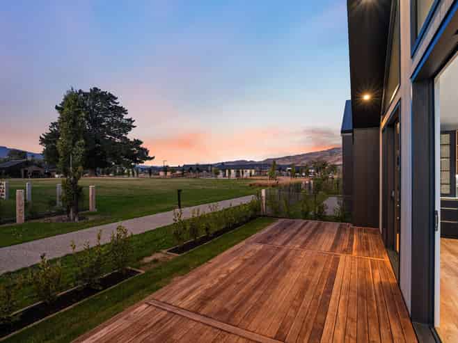 5 Hadley Place, Cromwell