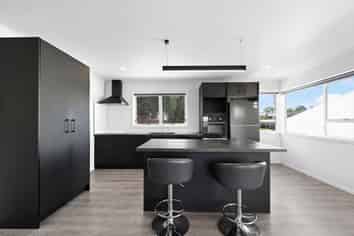 11A Knightsbridge Place, Dinsdale