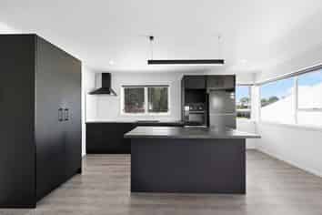 11A Knightsbridge Place, Dinsdale