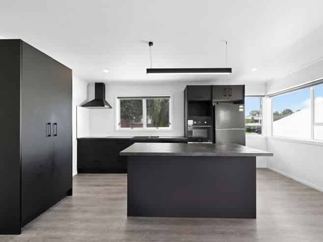 11A Knightsbridge Place, Dinsdale
