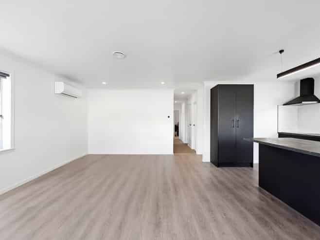 11A Knightsbridge Place, Dinsdale