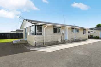 11A Knightsbridge Place, Dinsdale