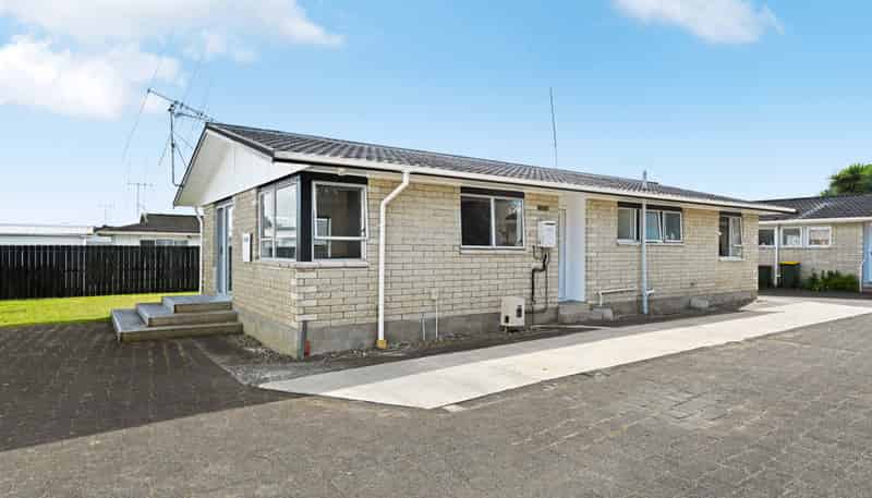 11A Knightsbridge Place, Dinsdale