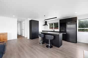 11A Knightsbridge Place, Dinsdale