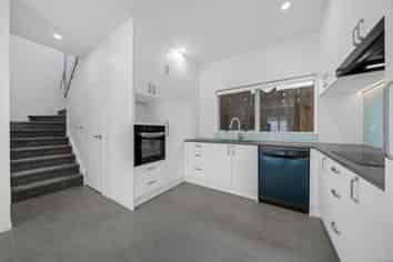 9 Edgerton Road, Te Atatu Peninsula