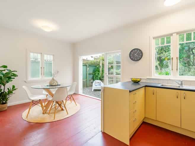 28 Miro Street, Eastbourne