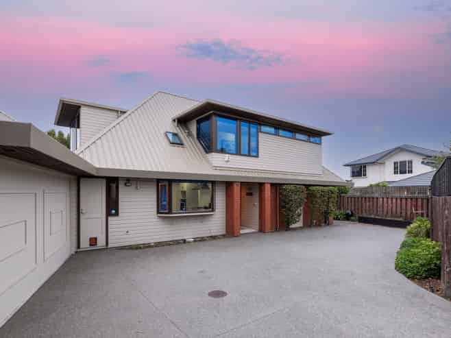 16 Kent Lodge Avenue, Avonhead