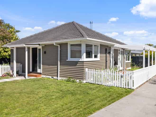 6 Pinedale Lane, Linwood