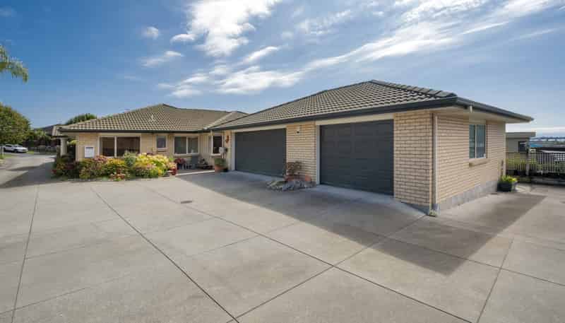 12 Waterside Drive, Pyes Pa