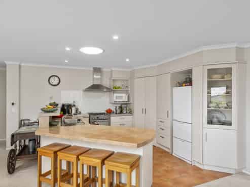 12 Waterside Drive, Pyes Pa