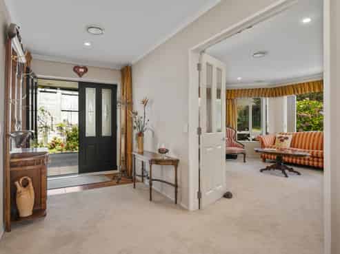 12 Waterside Drive, Pyes Pa