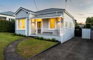 33 Tranmere Road, Sandringham