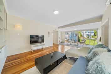 105 Donald Street, Karori