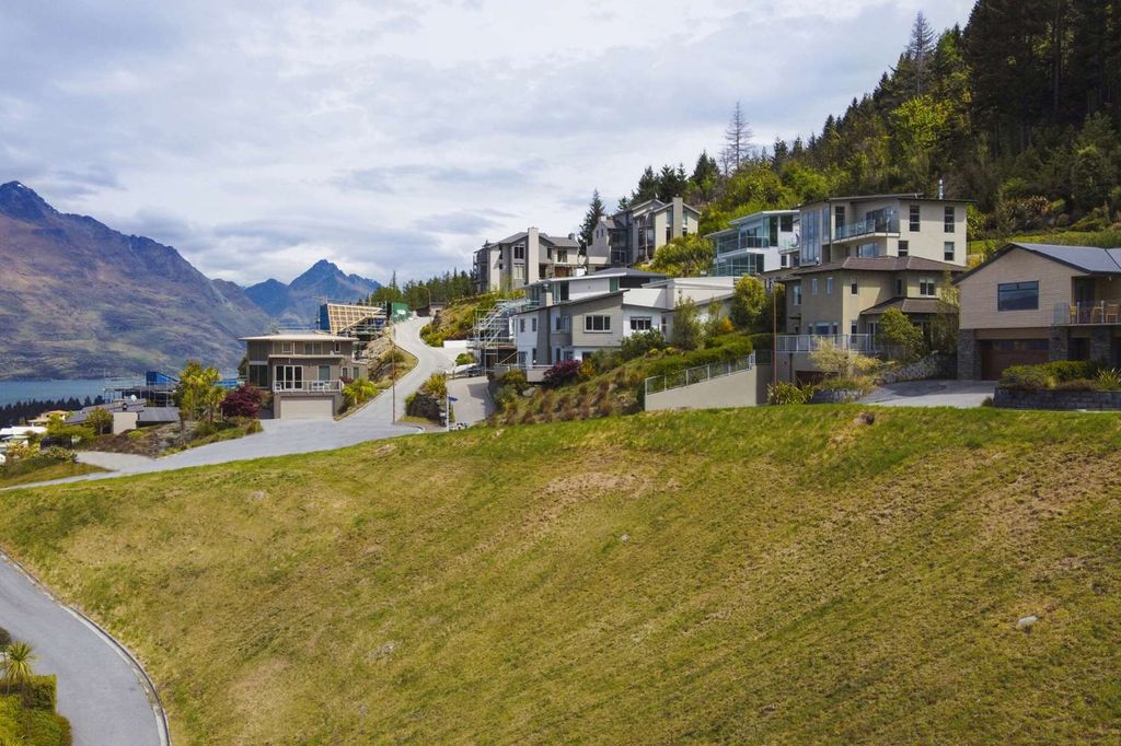 Build with Flexibility, Views and Income Potential 4