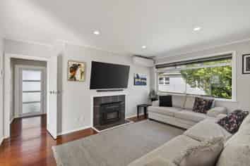 10 Holford Street, Westown