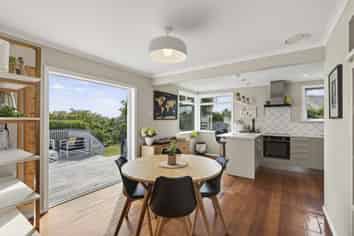 10 Holford Street, Westown