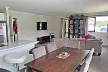 17 Hewson Drive , Snells Beach