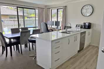 17 Hewson Drive , Snells Beach