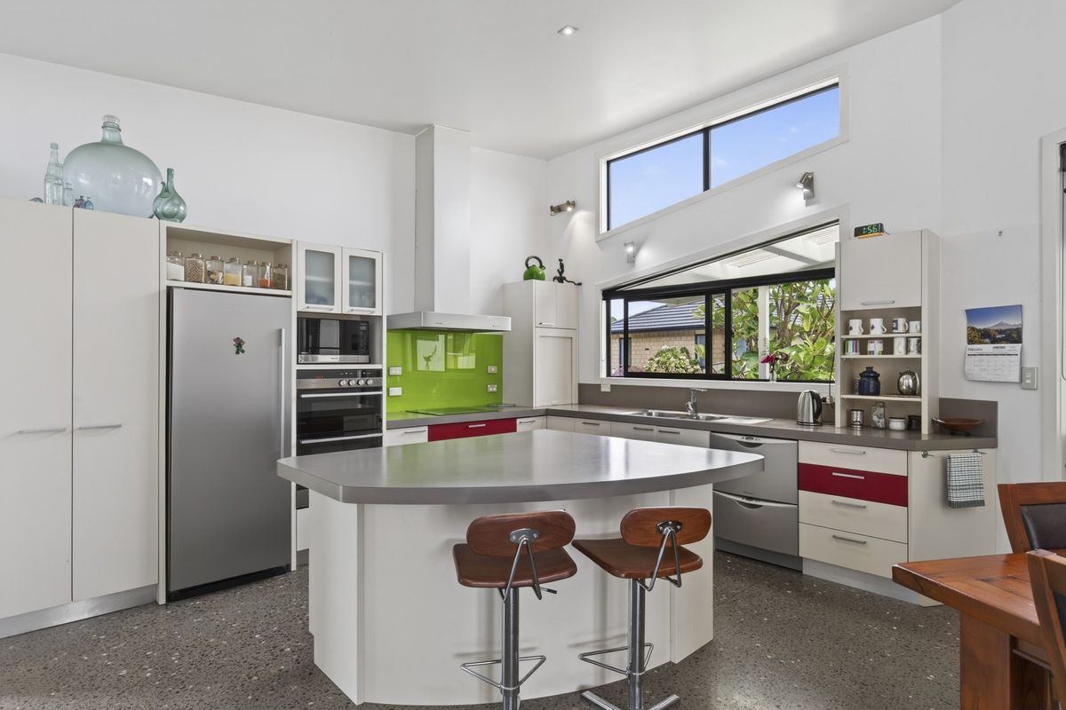 Spacious Family Living with Room to Grow - Więcej