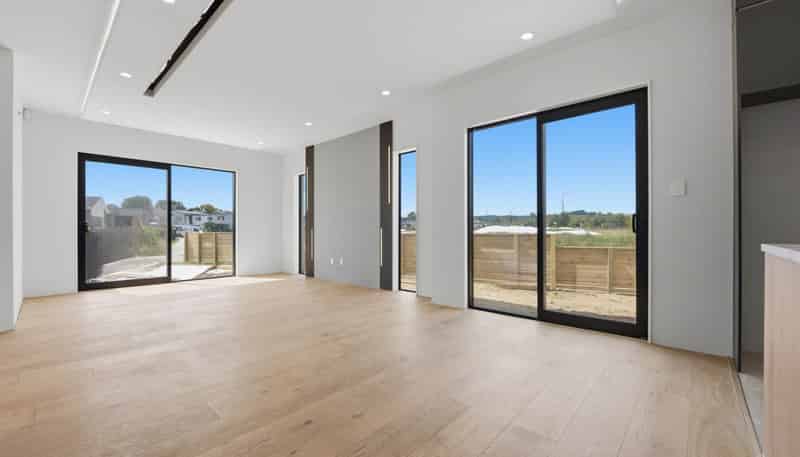 Unit 9/81 Otuwairoa Esplanade, Papakura