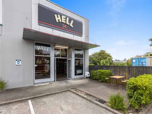 High exposure investment on main arterial