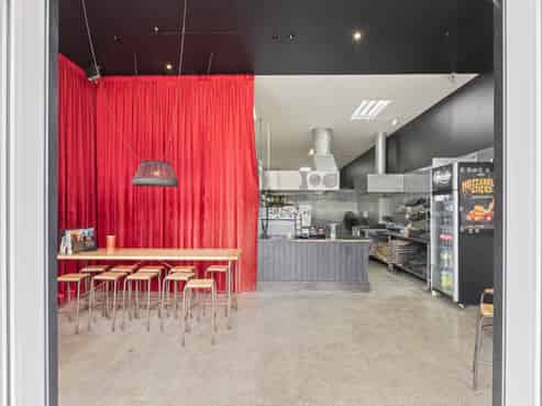 High exposure investment on main arterial