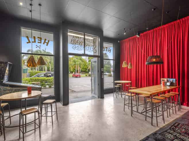 High exposure investment on main arterial