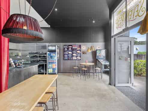 High exposure investment on main arterial