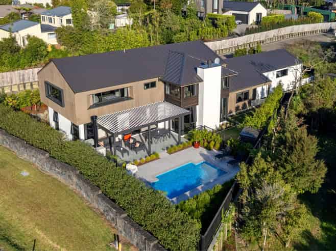 29 Oscar Road, Greenhithe