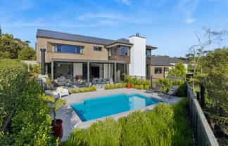 29 Oscar Road, Greenhithe