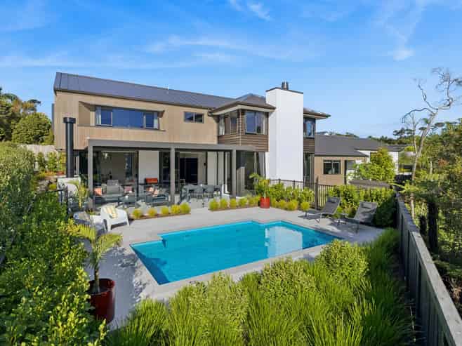 29 Oscar Road, Greenhithe