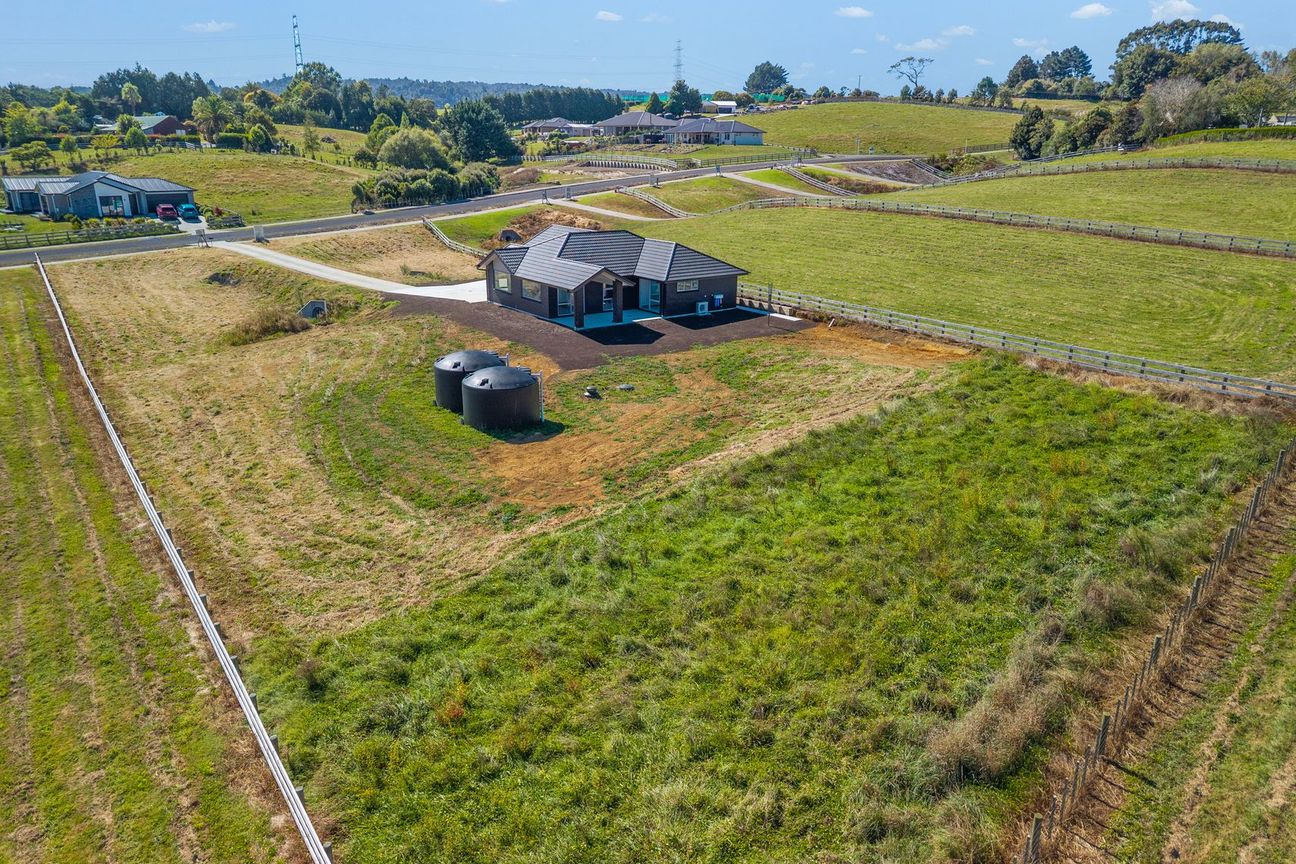 Stunning New Home On 3707 m² - Widok 2