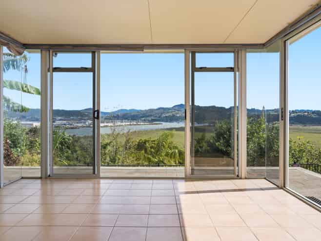 52 George Point Road, Onerahi