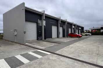 102sqm Westgate Industrial Unit, 3 Parks