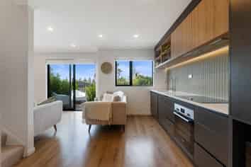 9C Glamorgan Drive, Torbay