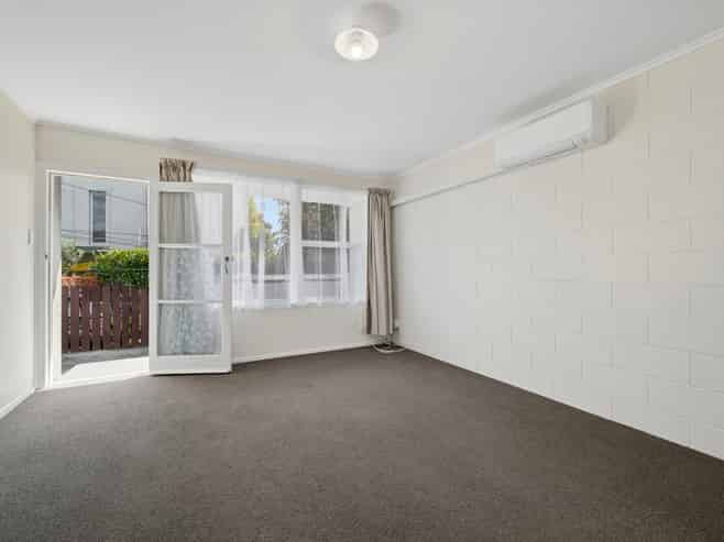 57C James Street, Glenholme
