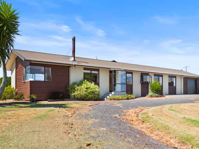 1761 Highway 22, Pukekawa