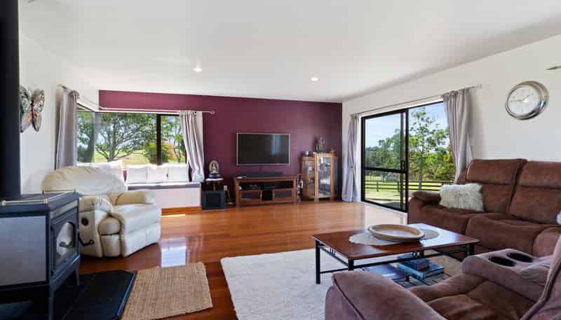 1761 Highway 22, Pukekawa