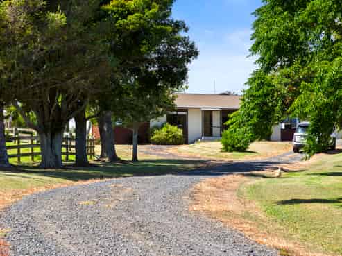 1761 Highway 22, Pukekawa