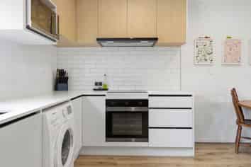 2/314 Royal Road, Massey