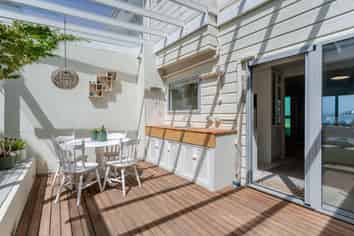 3/222 The Esplanade, Island Bay