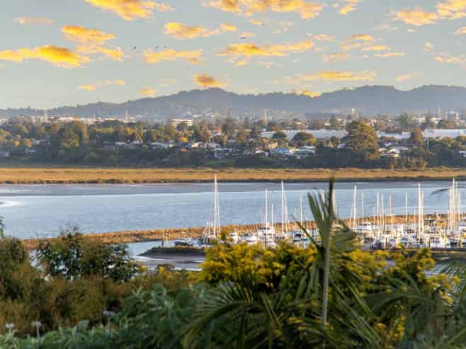 16 Wiseley Road, Hobsonville