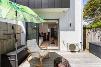 8/28 Smythe Road, Henderson