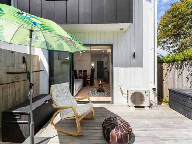 8/28 Smythe Road, Henderson