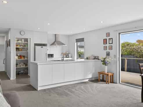 2/110 Hills Road, Edgeware