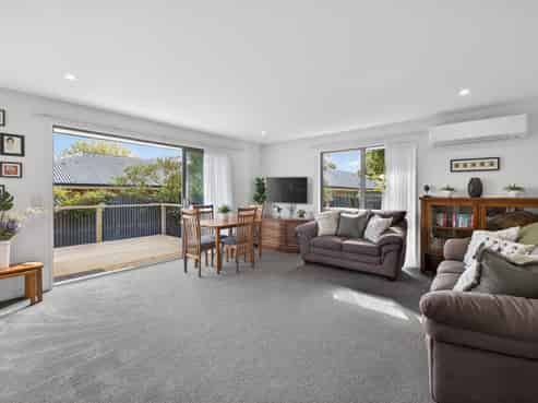 2/110 Hills Road, Edgeware