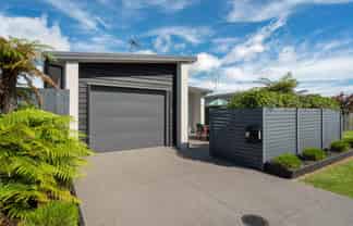 25 St Pauls Drive, Brookfield