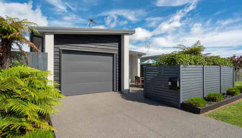 25 St Pauls Drive, Brookfield